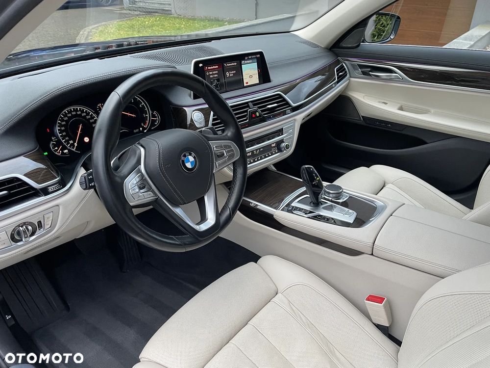 BMW Seria 7 730d xDrive - 33