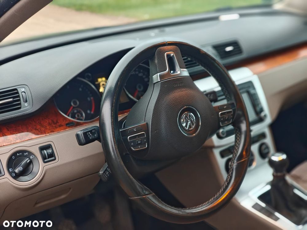 Volkswagen Passat 2.0 TDI Highline - 4