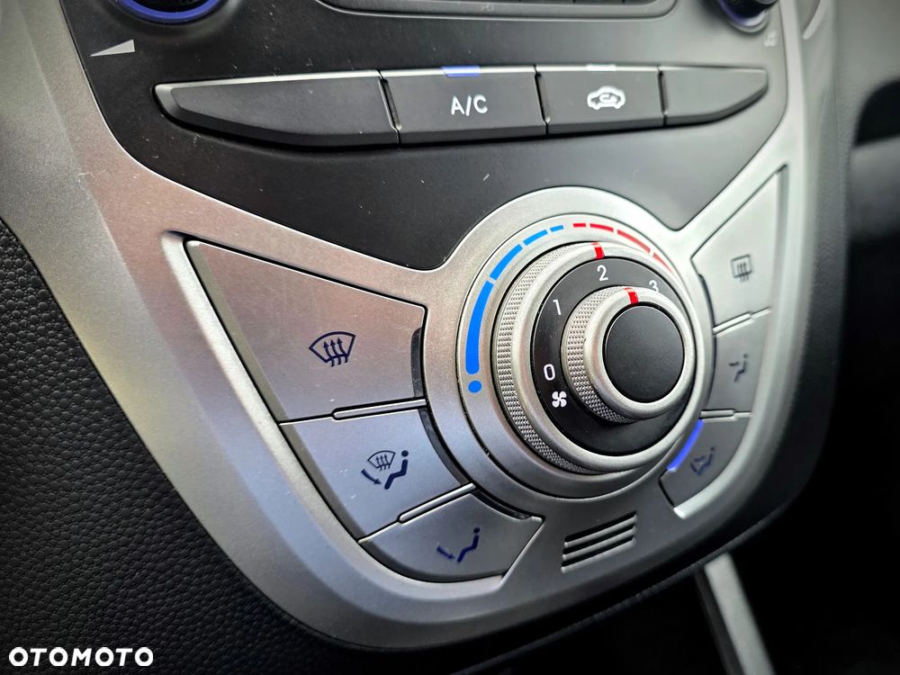 Hyundai ix20 1.4 BlueDrive Classic + - 14