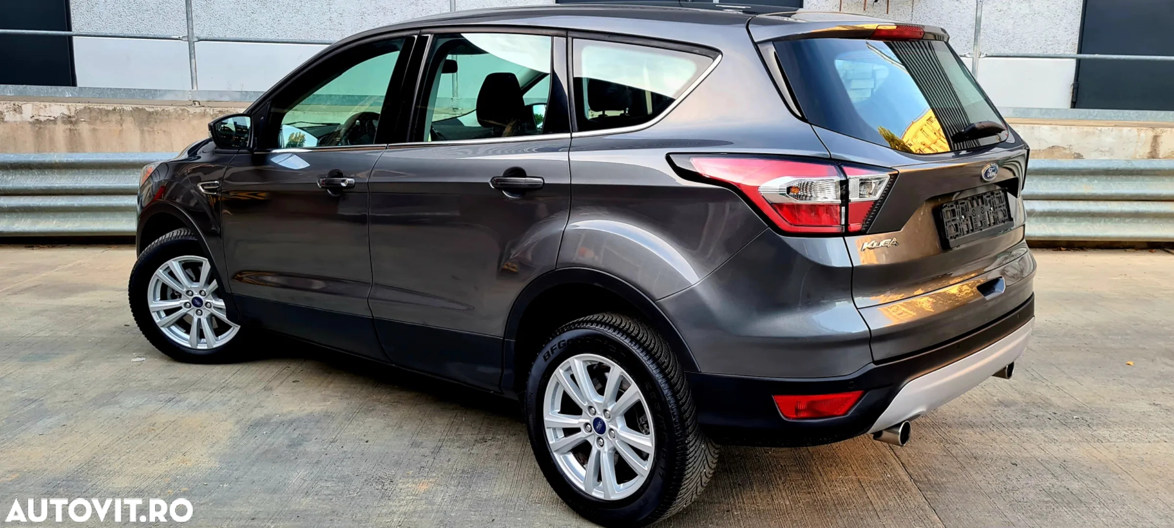 Ford Kuga 1.5 TDCi 2WD Trend - 3