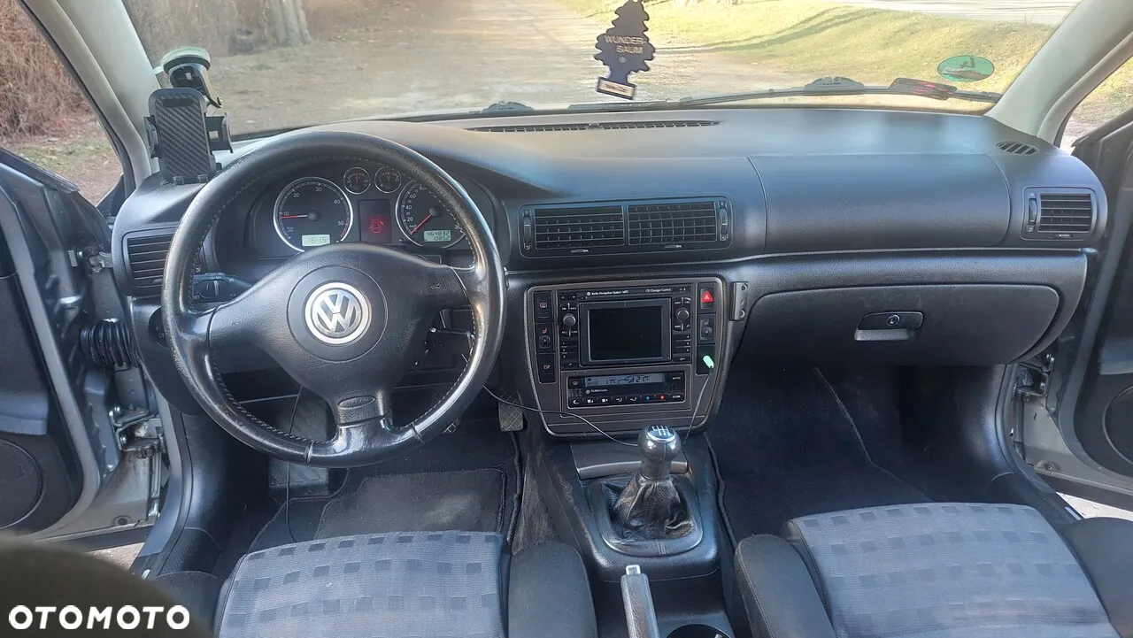 Volkswagen Passat 1.9 TDI Trendline - 16