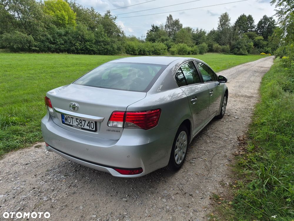 Toyota Avensis 2.0 D-4D Active - 3
