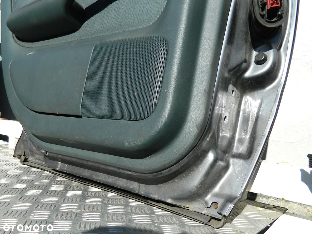 Audi A6 C5 sedan drzwi lewy tył - 11