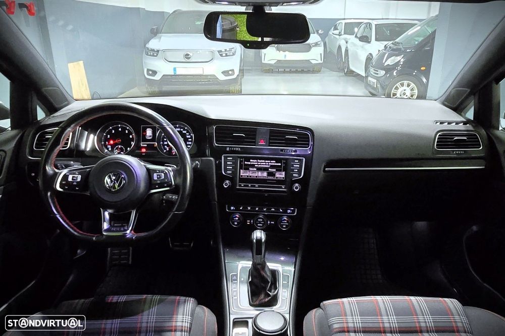 VW Golf GTI Performance BlueMotion DSG - 18