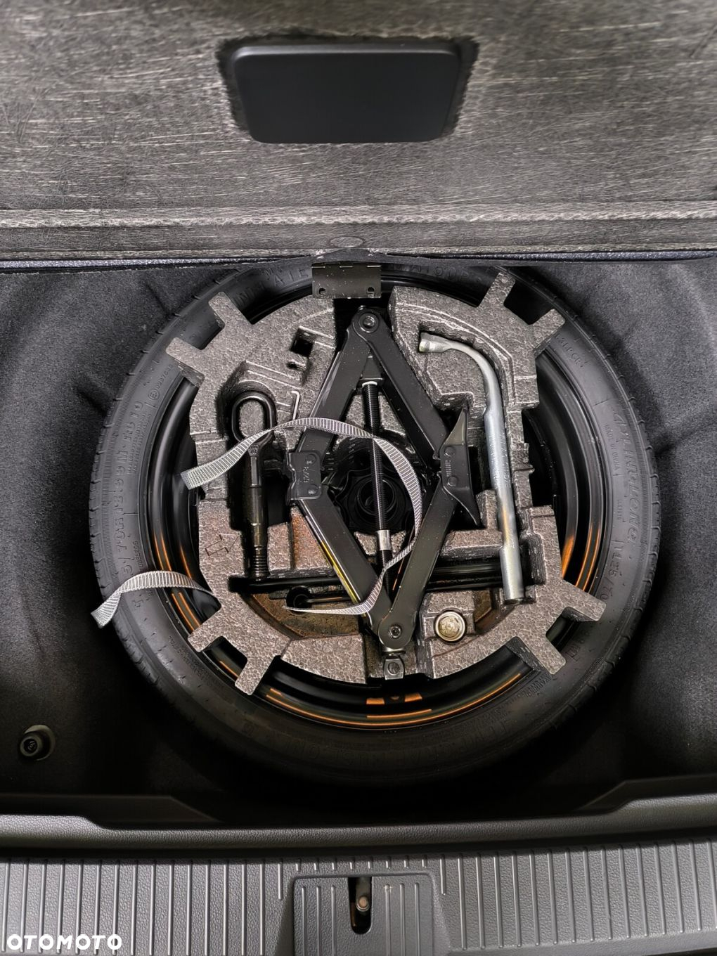 Volkswagen Passat - 31
