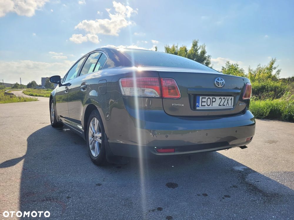 Toyota Avensis - 4