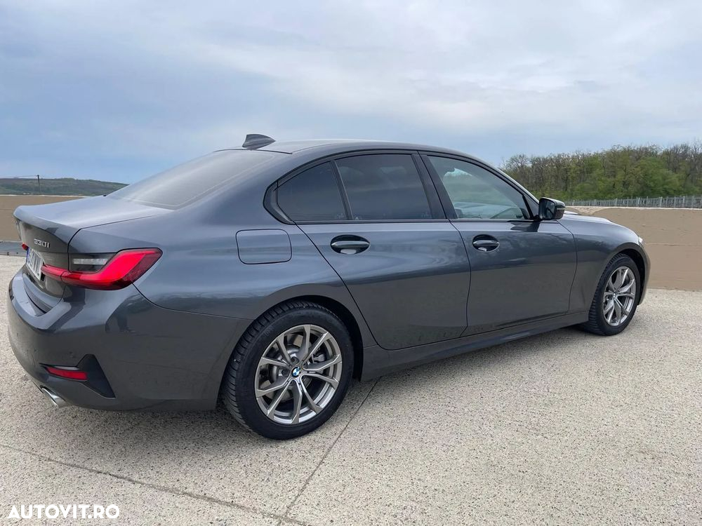BMW Seria 3 330i AT Sport Line - 5