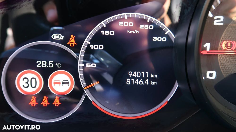 Porsche Panamera 4 Platinum Edition - 24
