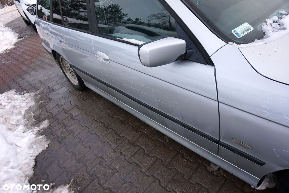 DRZWI PRZEDNIE PRAWE 5 E39 KOMBI 309  SREBRNY ARKTISSILBER BMW 1995-2000 - 4