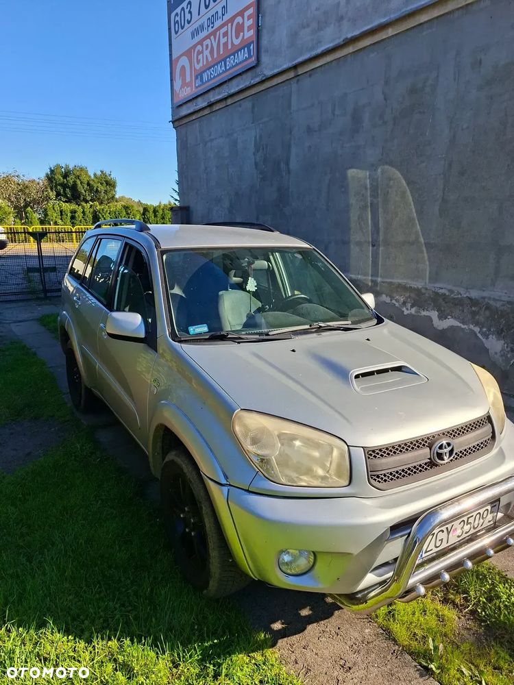Toyota RAV4 - 1
