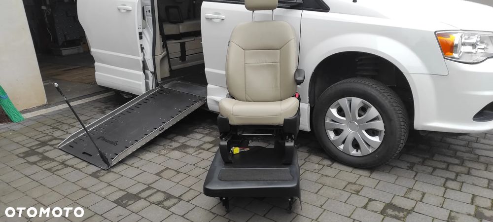 Dodge Caravan - 8
