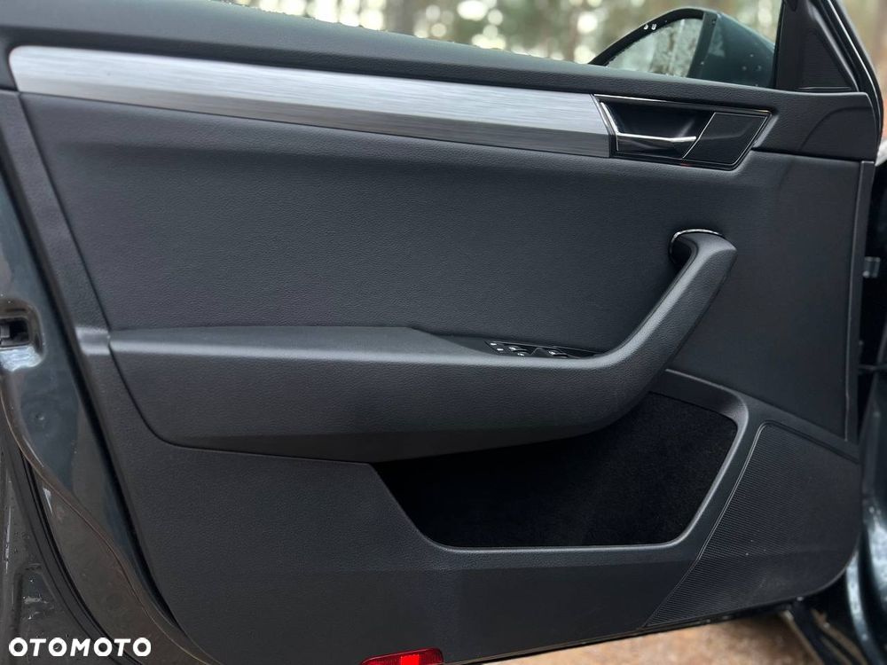 Skoda Superb 1.6 TDI Ambition DSG - 13