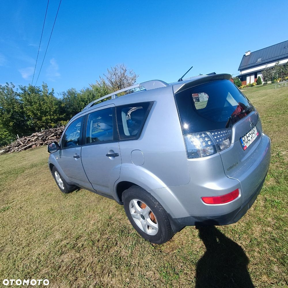Mitsubishi Outlander - 6
