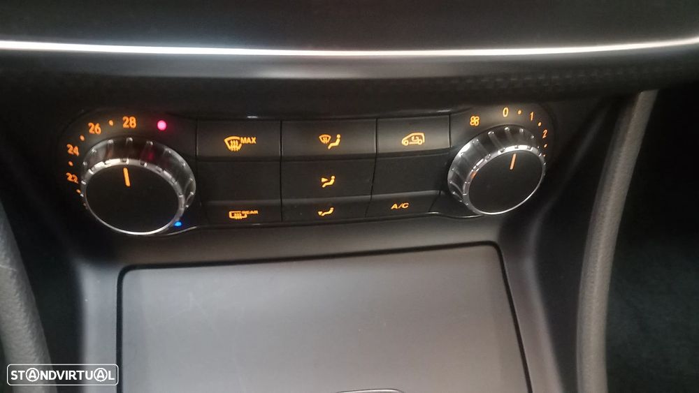 Mercedes-Benz A 180 CDI (BlueEFFICIENCY) Urban - 15