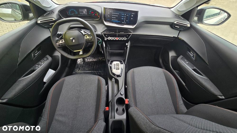 Peugeot 208 - 11