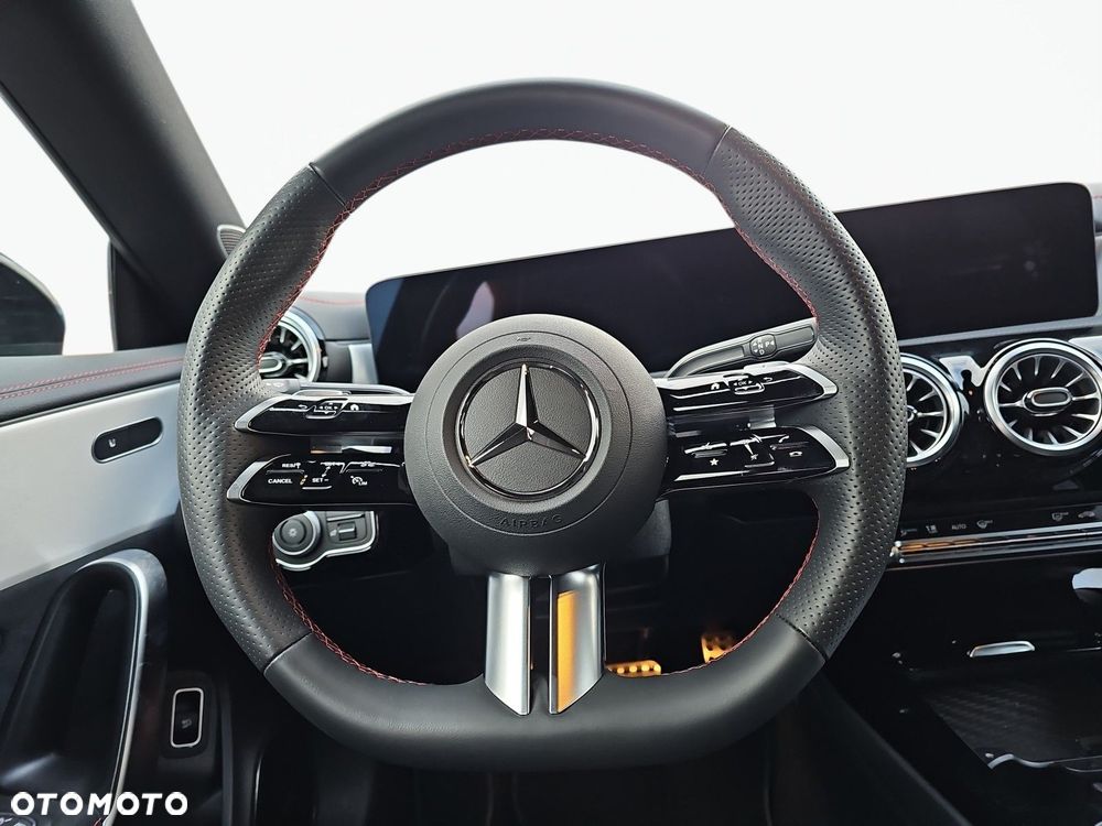 Mercedes-Benz CLA 200 AMG Line 7G-DCT - 14