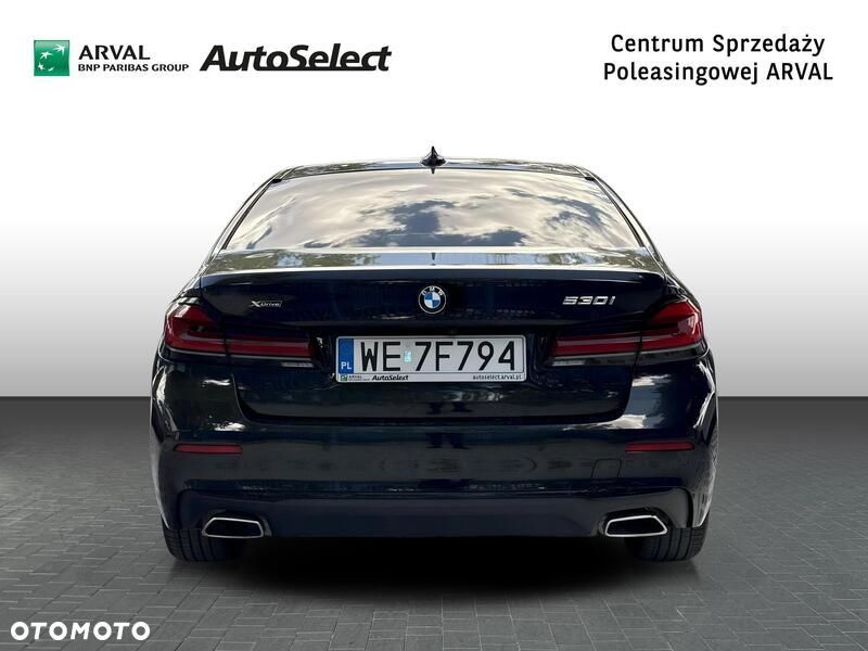 BMW Seria 5 530i xDrive mHEV - 5