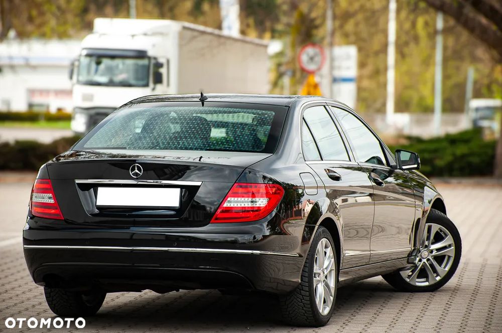 Mercedes-Benz Klasa C 180 BlueEFFICIENCY 7G-TRONIC Avantgarde - 15