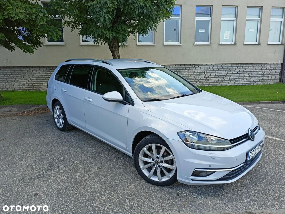 Volkswagen Golf - 1