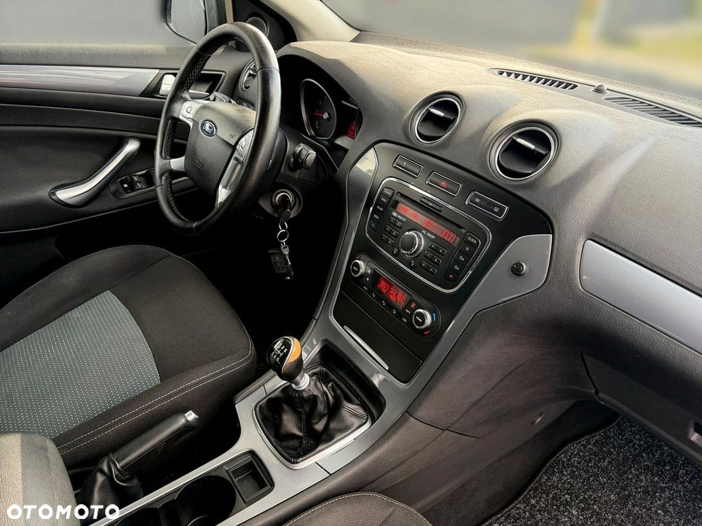 Ford Mondeo - 21