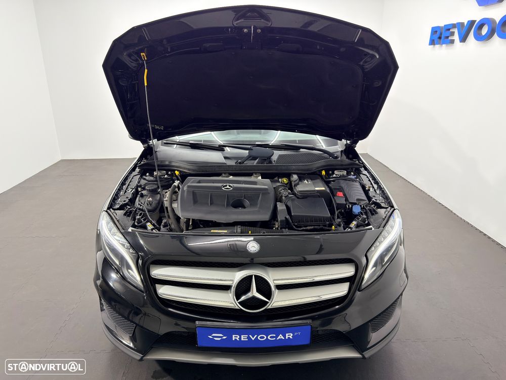 Mercedes-Benz GLA 180 d AMG Line - 32