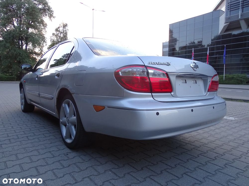 Nissan Maxima 2.0 Comfort - 14