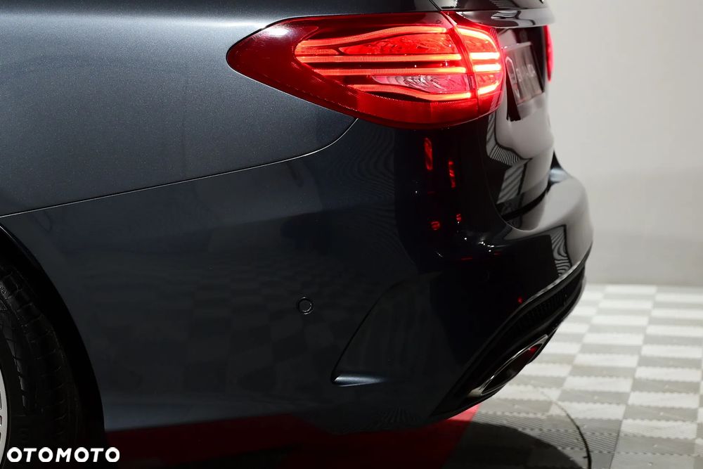 Mercedes-Benz Klasa C 180 AMG Line - 36