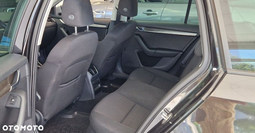Skoda Octavia Scout 2.0 TDI 4x4 DSG - 13