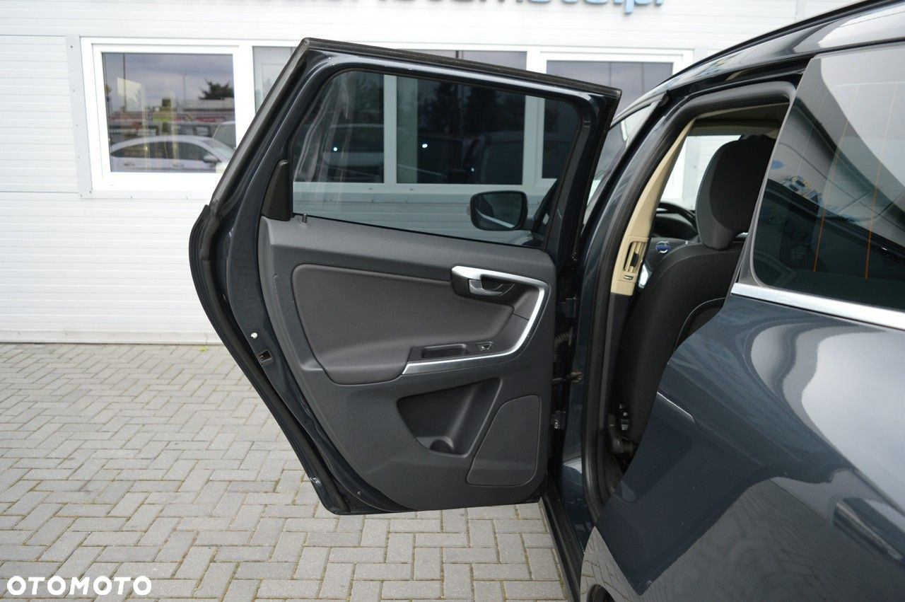 Volvo XC 60 D4 Geartronic Momentum - 34