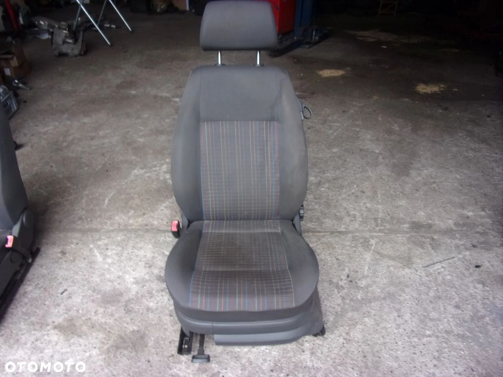 Fotel przedni przód lewy prawy VW Polo 9N FL 3D - 4