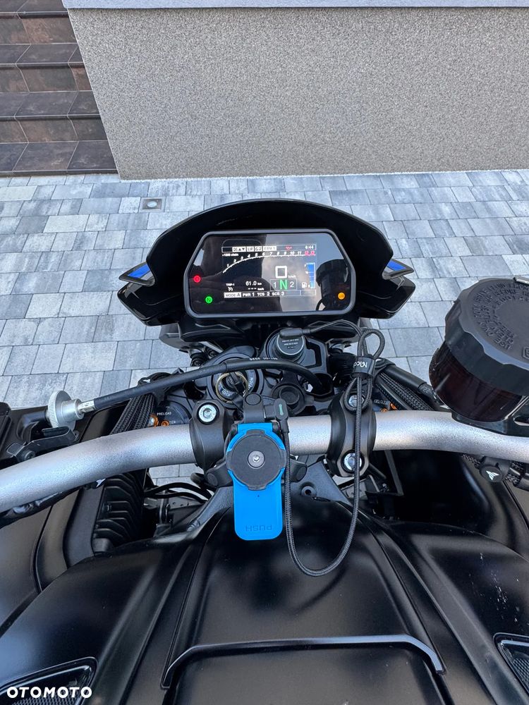 Yamaha MT - 8