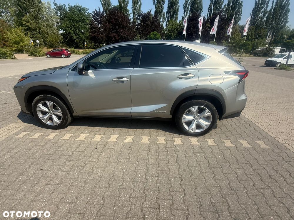 Lexus NX 300h Elegance 2WD - 4