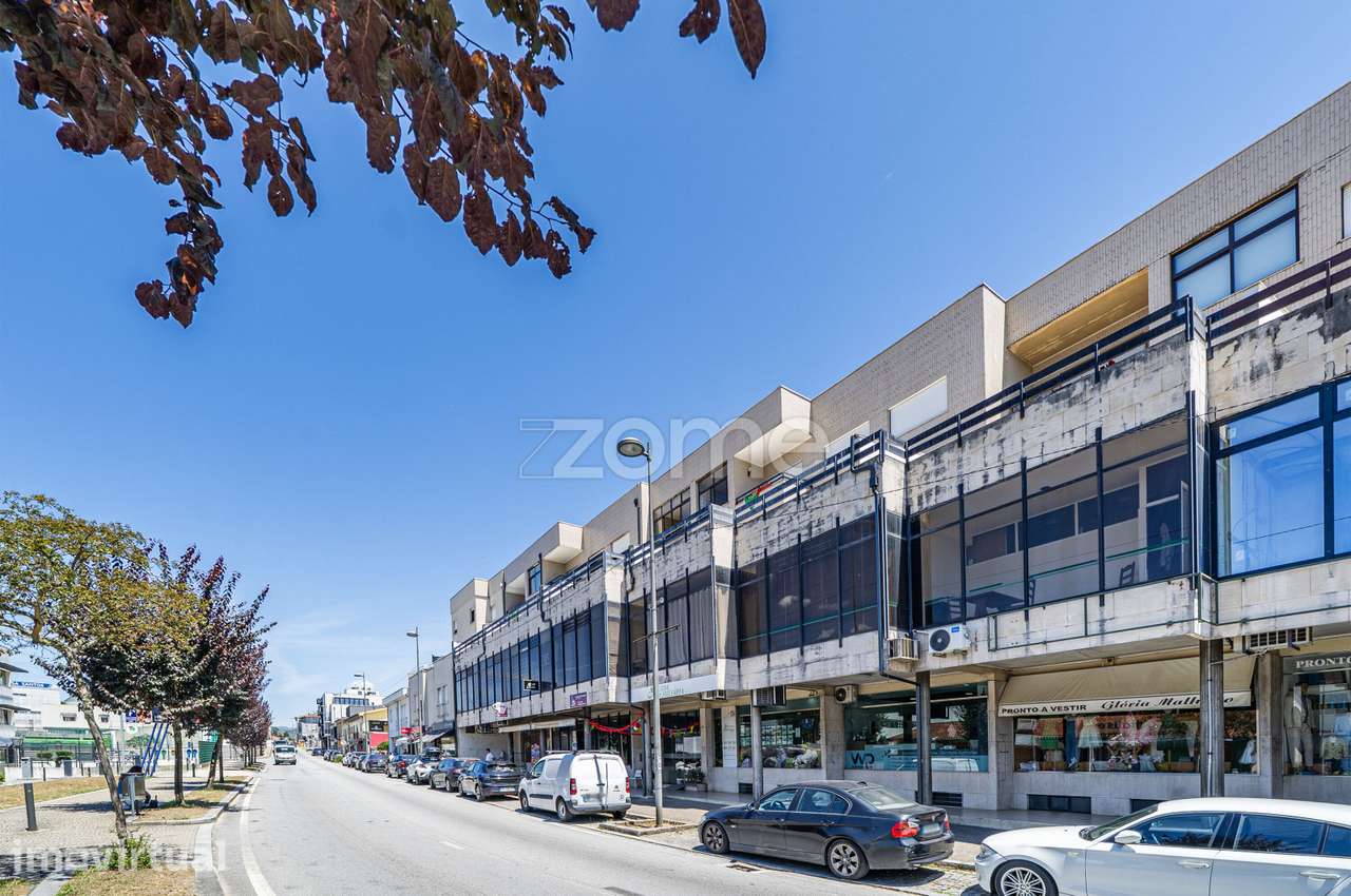 Loja transformada em Apartamento T1+1 no centro de Vila Verde - Braga - Grande imagem: 5/22
