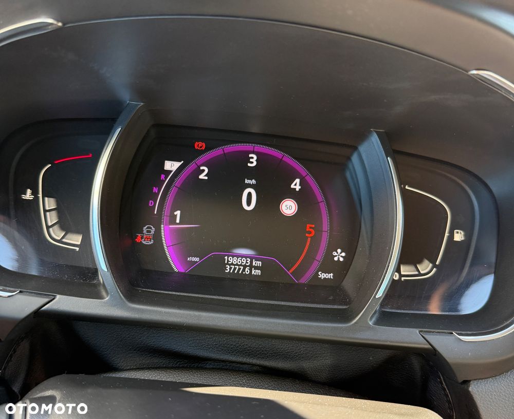 Renault Grand Scenic - 25