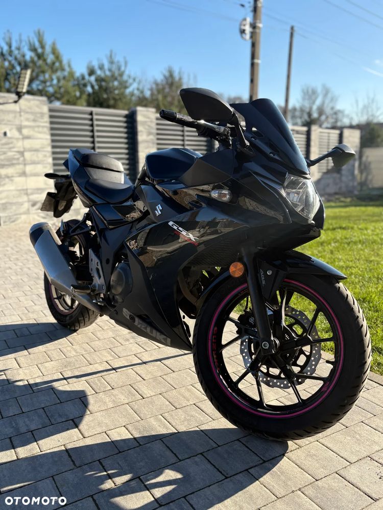 Suzuki GSX-R - 1