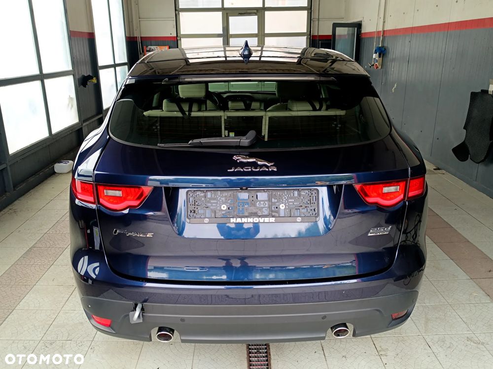 Jaguar F-Pace 2.0 i4D AWD Prestige - 8