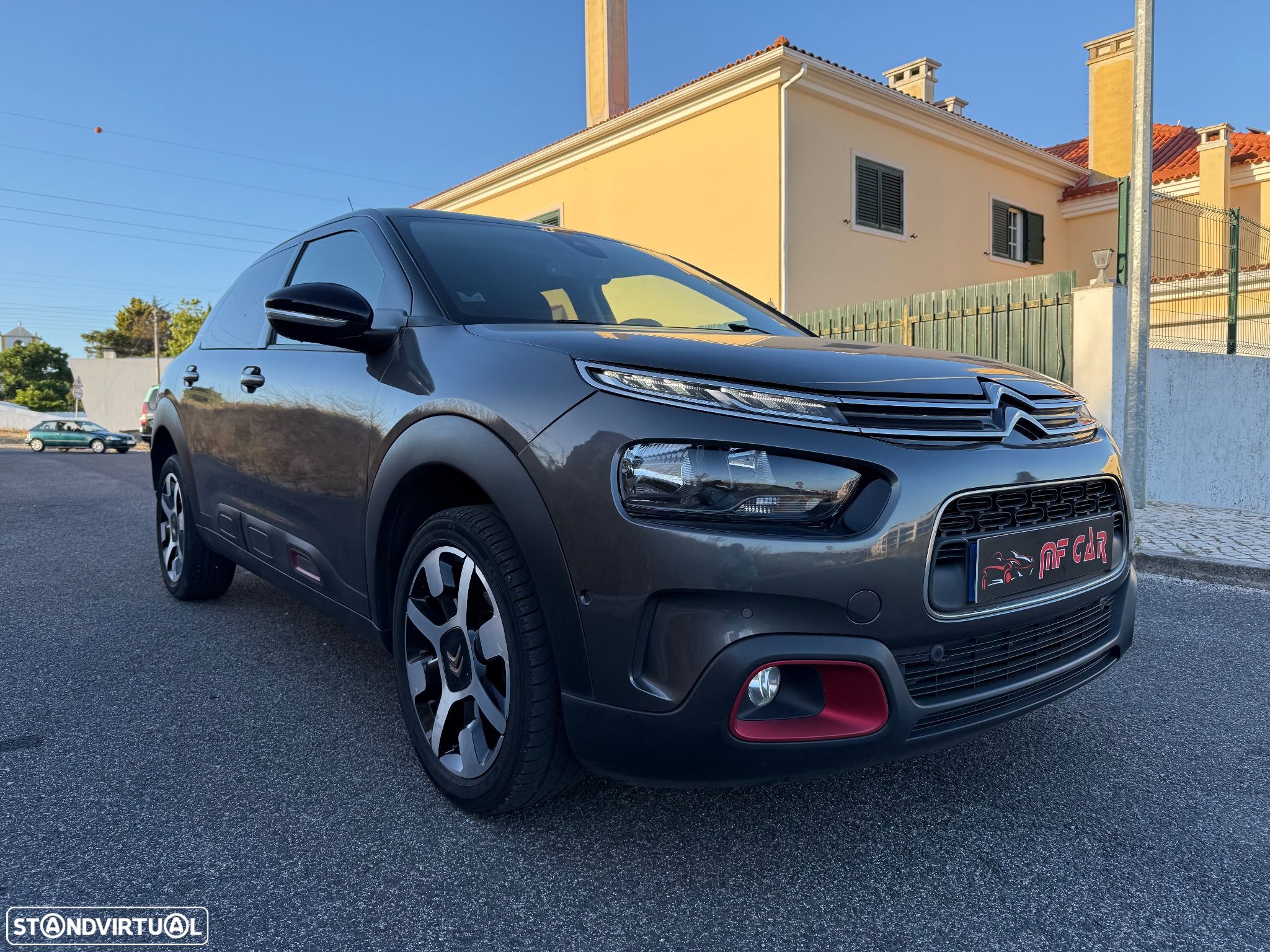Citroën C4 Cactus 1.2 PureTech Shine - 1
