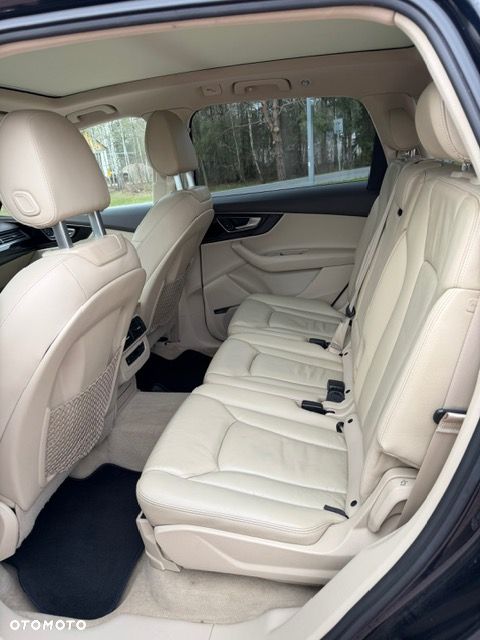 Audi Q7 - 10