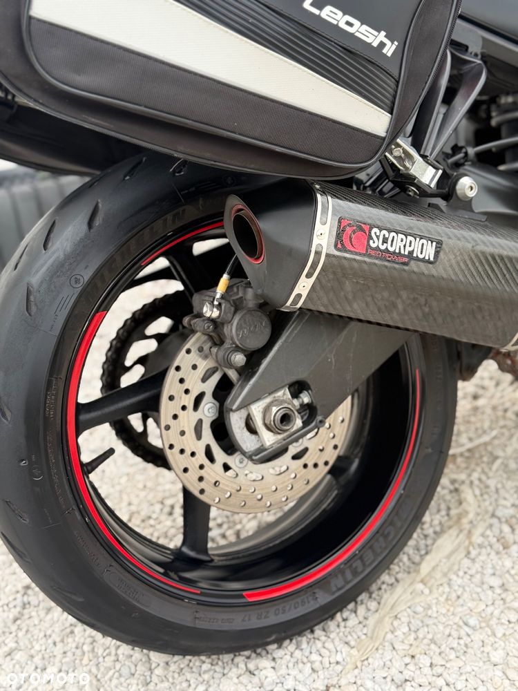Yamaha FZ - 16