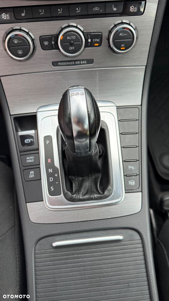 Volkswagen Passat - 21