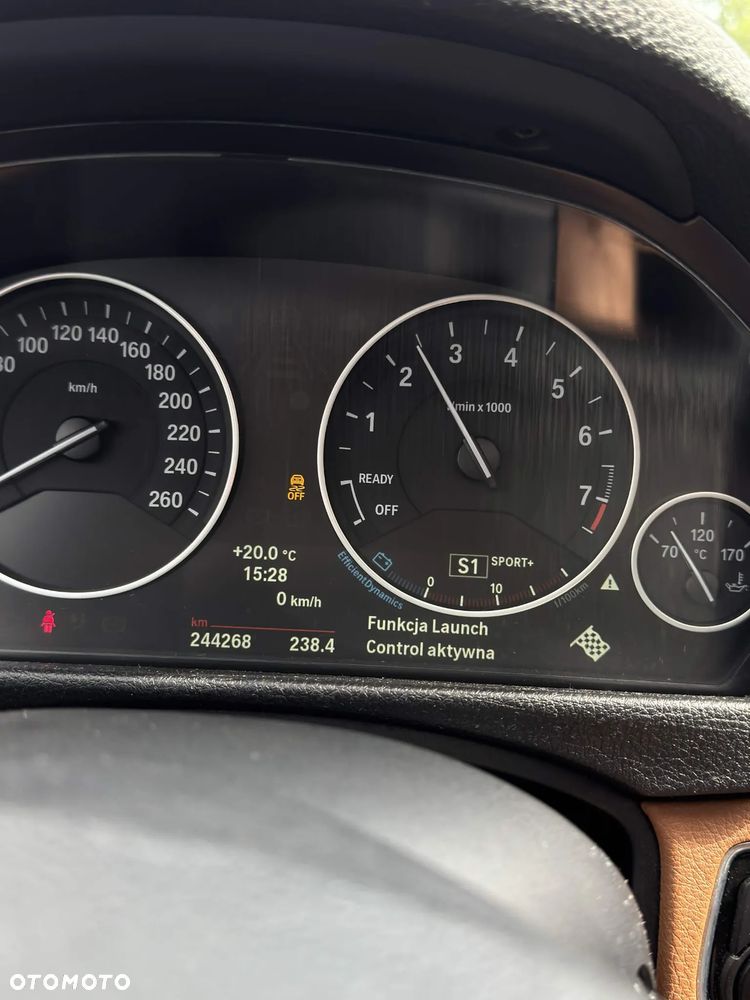 BMW Seria 3 328i xDrive Sport-Aut Luxury Line - 23