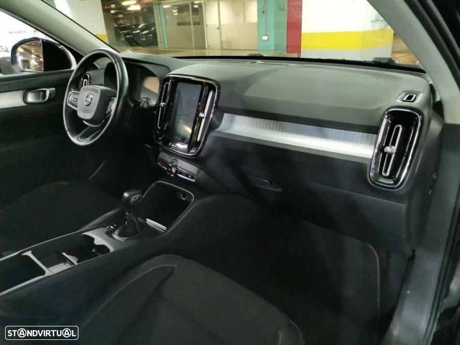 Volvo XC 40 2.0 D3 Momentum - 28