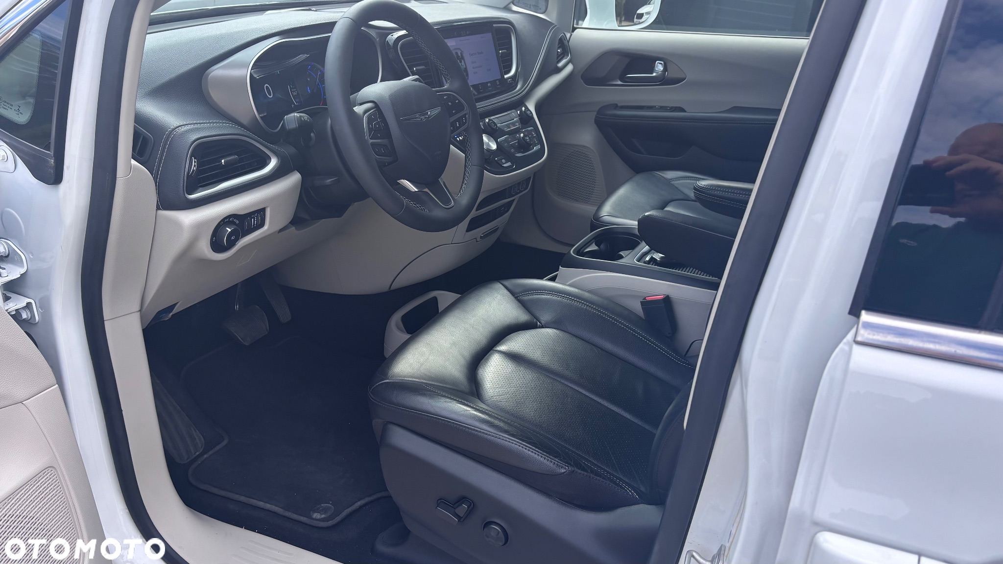Chrysler Pacifica - 17