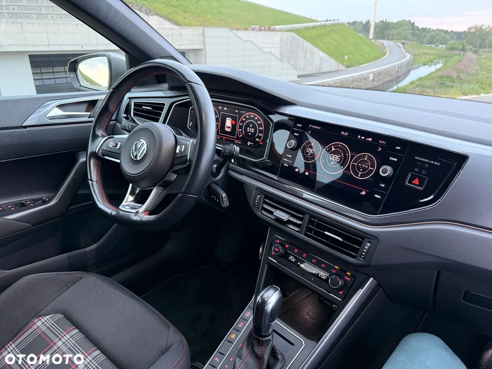 Volkswagen Polo - 9