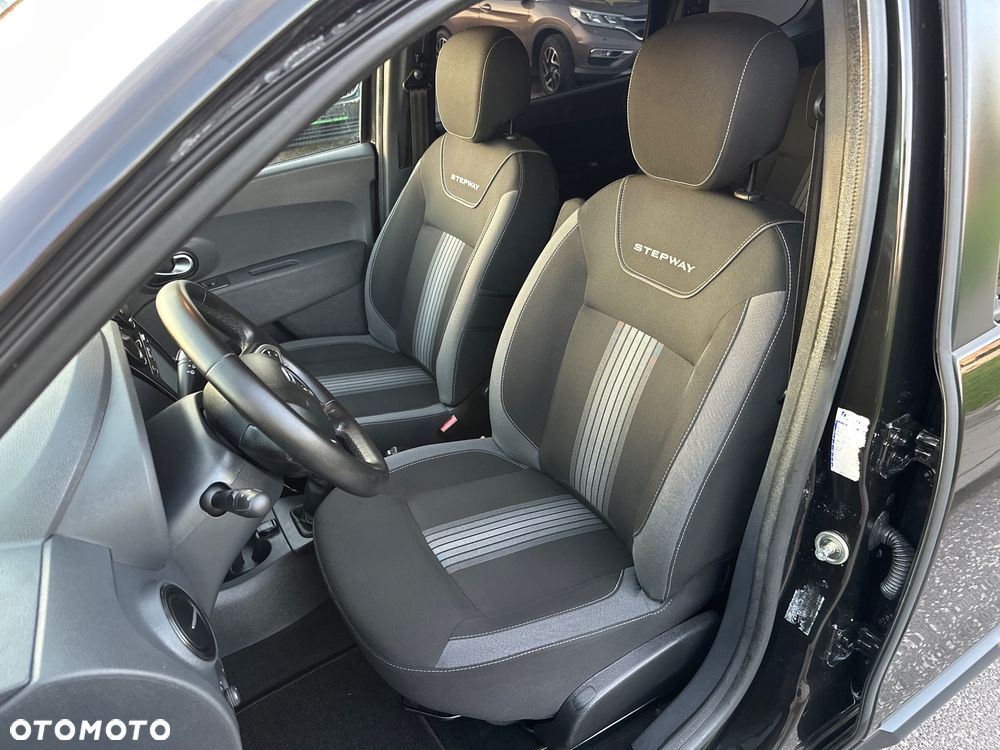 Dacia Lodgy dCi 110 Stepway Celebration - 8