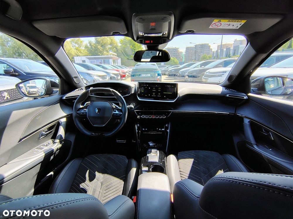 Peugeot 2008 - 8