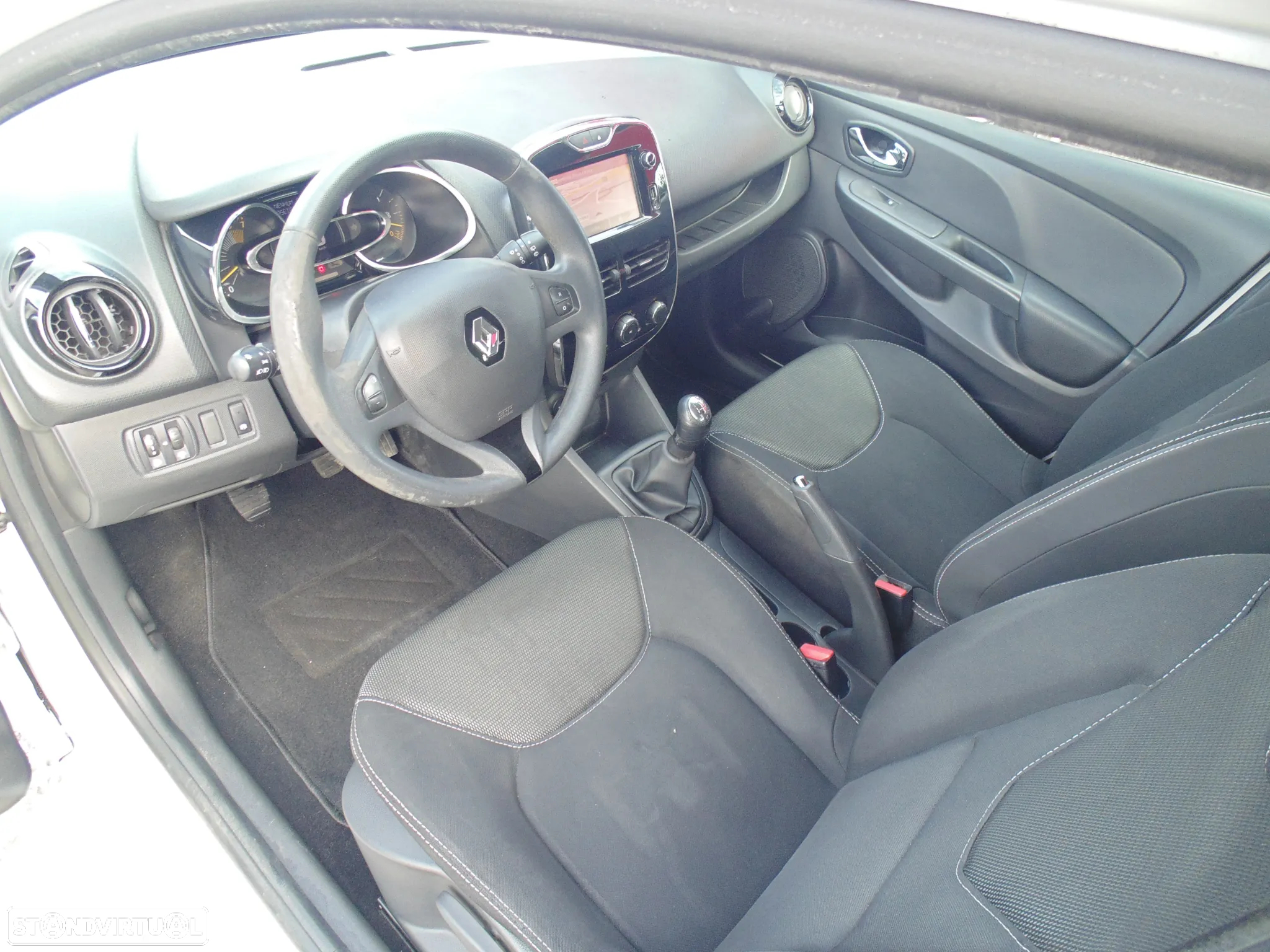 Renault Clio Sport Tourer 0.9 TCE Dynamique S - 20