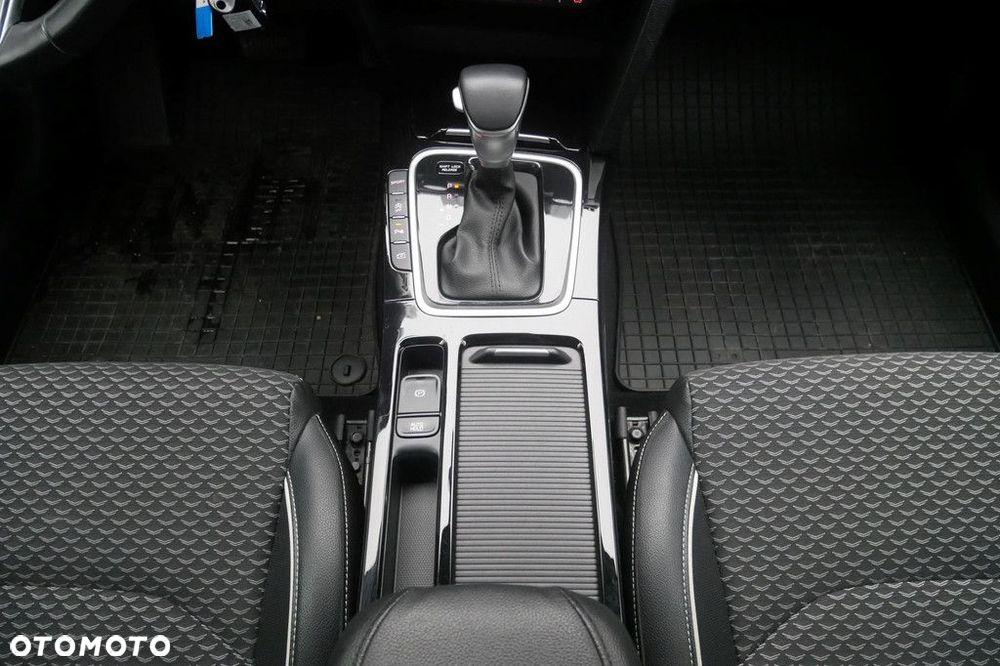 Kia Ceed - 11