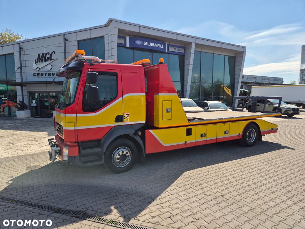 Volvo FL 230 4*2 / POMOC DROGOWA / RUCHOMA PLATFORMA / SERWISOWANY / NOWY SILNIK / BEZWYPADKOWY / 2 WCIĄGARKI / DUŻA KABINA - 15