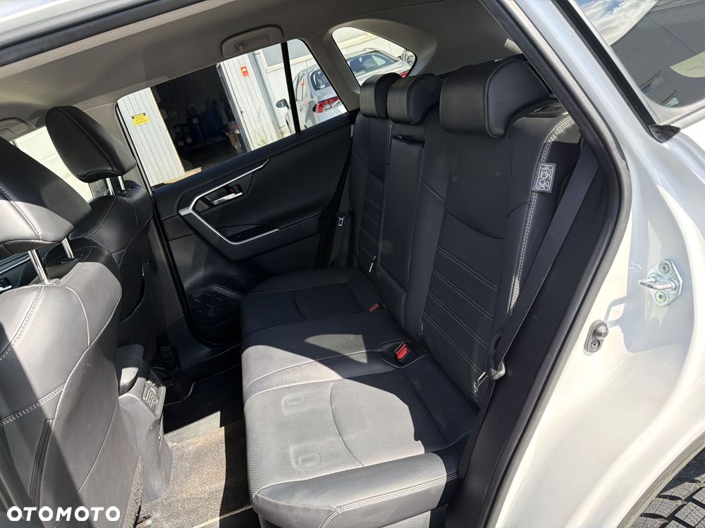 Toyota RAV4 - 10